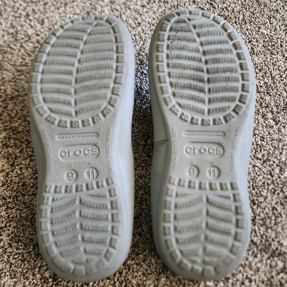 Crocs Flip Flops Women's 11 Men's 9 Gray Purple Outdoors Summer Beach - Picture 5 of 6